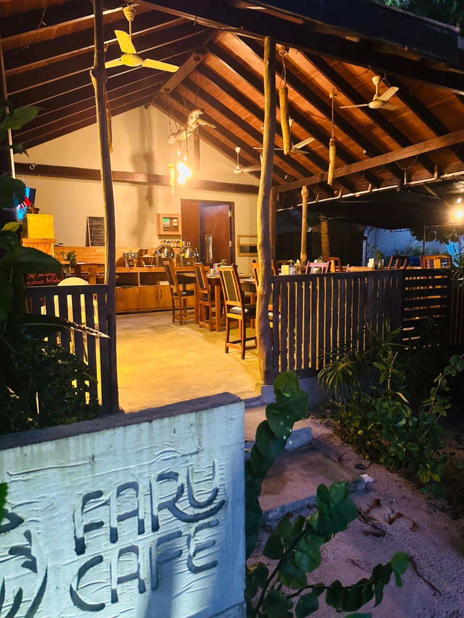 Thundi Sea View Hotel Fulidhoo Kültér fotó